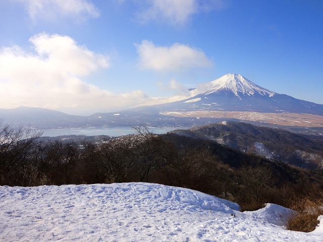 ��̐Ί��R���猩���x�m�R�ƎR����