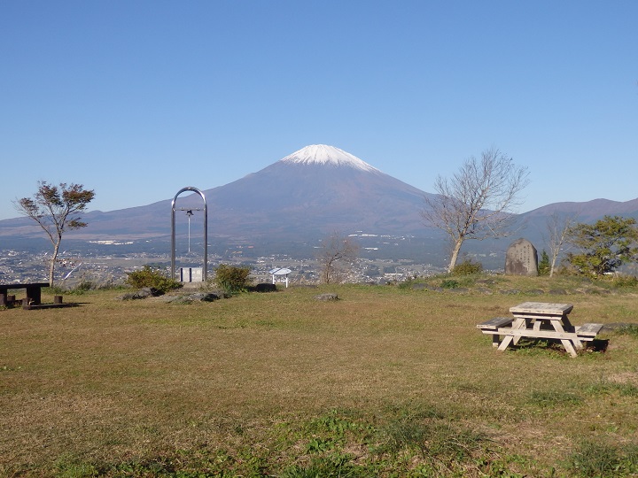 �����̋u�ƕx�m�R