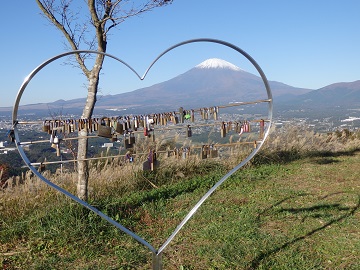 �����̋u�E�������j�������g