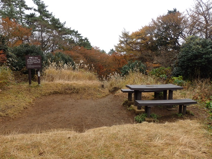 �����E����H�̐�ԎR