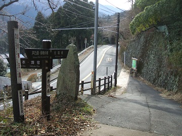 �����C���ɏo��