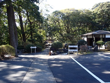 ���R�����H����