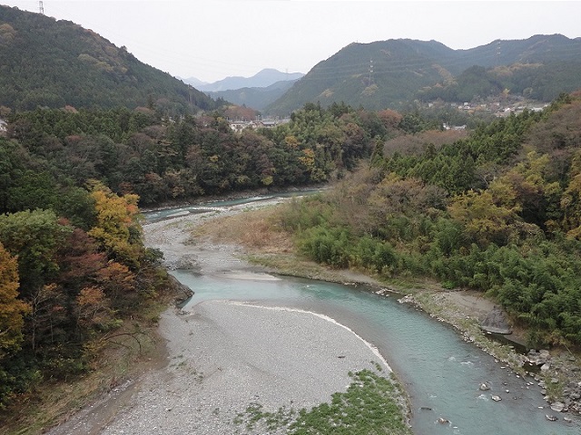 �񖓔��w������̏o�R�ցB�����������猩�����i