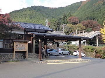 ���m���w