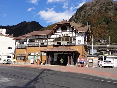 �������w