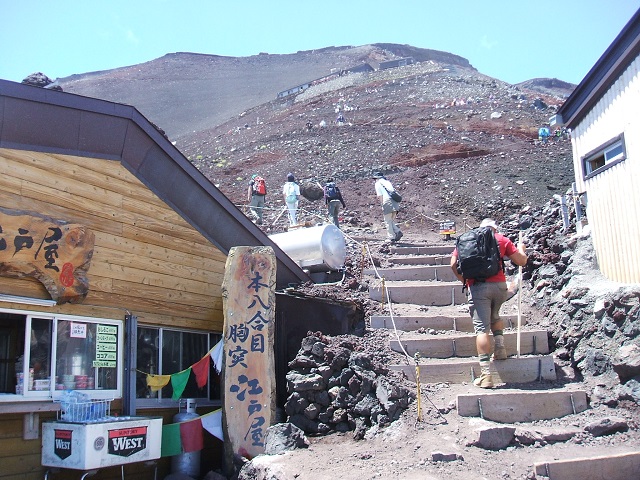 �{�����ڂ��猩���x�m�R��