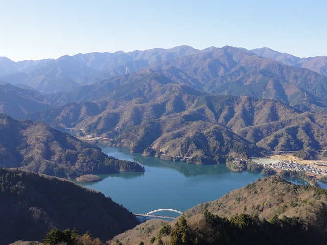 ���ʎR���猩���{������